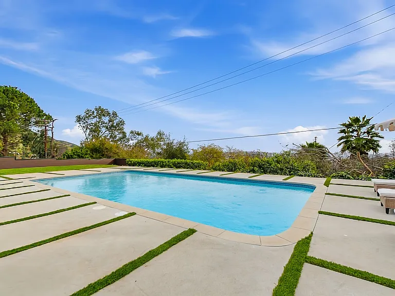 1764 E Loma Alta Dr — Photo 55
