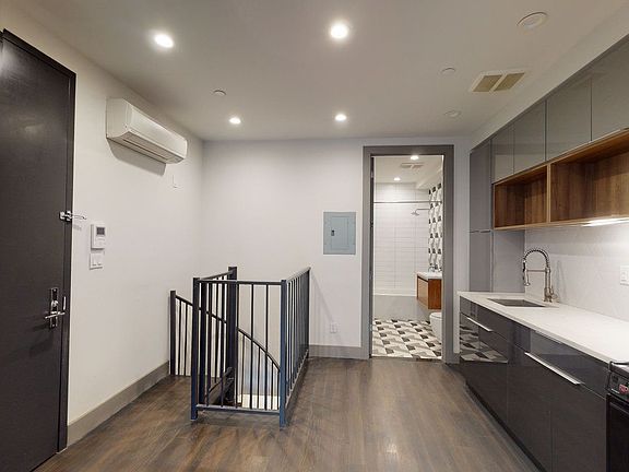 5th image of 523 Willoughby Ave #1FF