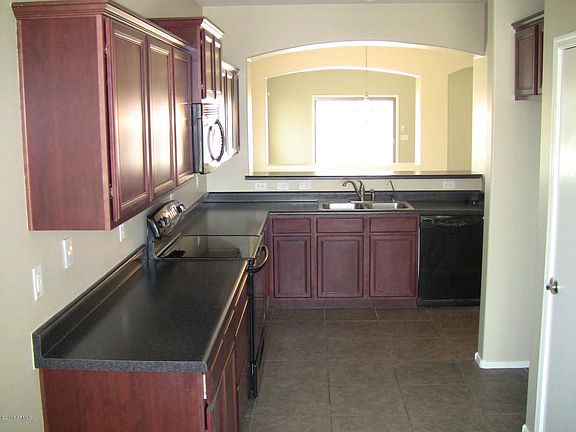 4th image of 1652 S 169th Dr