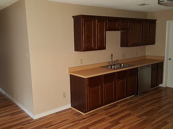 5th image of 1900 N Irving Heights Dr