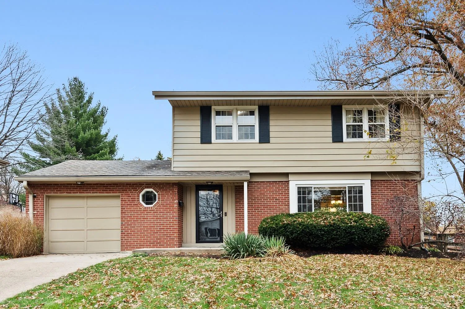 2232 Sable Dr photo 1