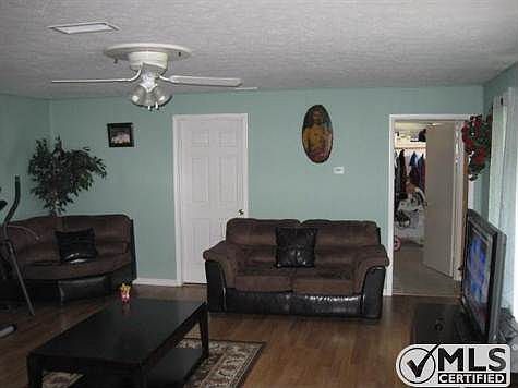 3rd image of 2129 Avenue D