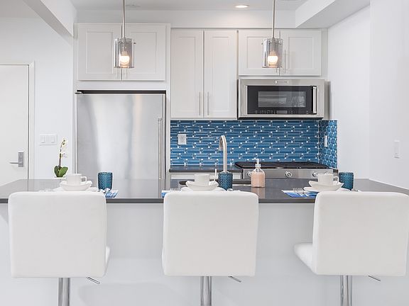 5th image of 14-11 31st Ave #2R