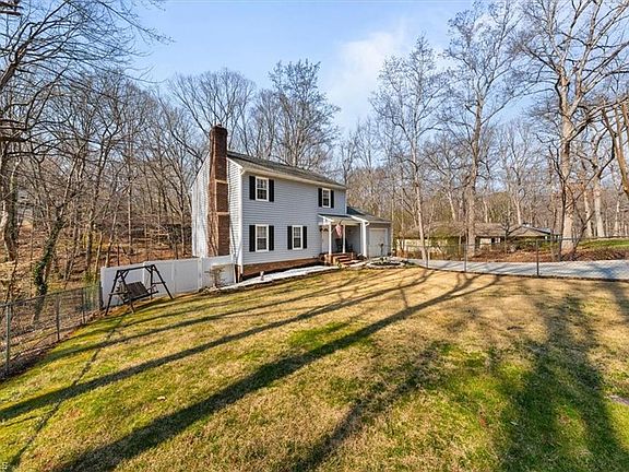 2nd image of 925 Tamworth Rd