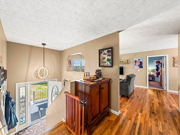 3rd image of 3020 Christopher Dr
