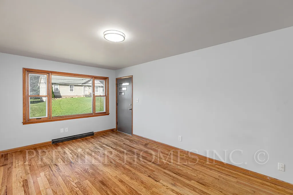 2 bed, 900 sqft, $1,295 — Photo 3