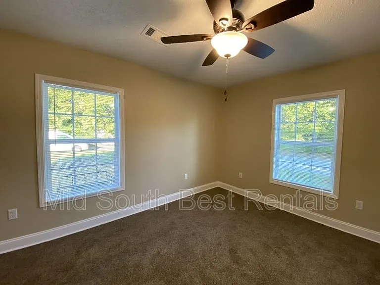 1100 S Woodrow St #B — Photo 4
