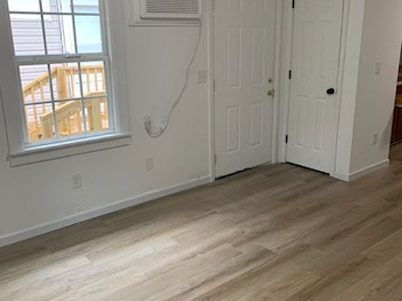 4th image of 121 Belmont St #4