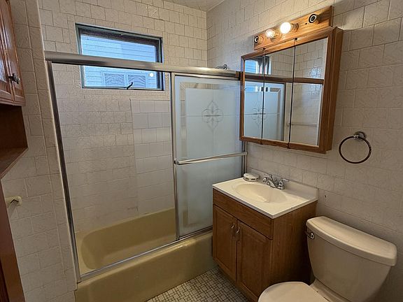 4th image of 25 Medford St