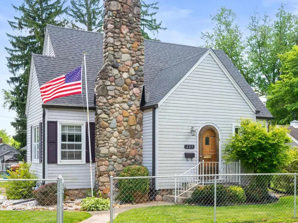 225 W Harrison St, Hagerstown, IN 47346