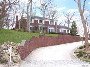 462 Half Hollow Rd, Dix Hills, NY 11746