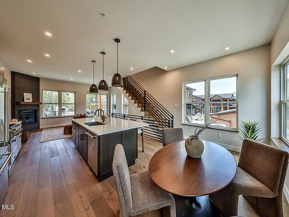 4th image of 505 Grand Avenue #1