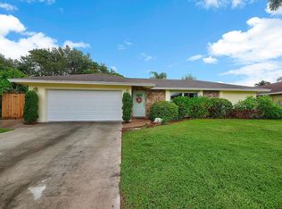 1221 Wyndcliff Dr, Wellington, FL 33414