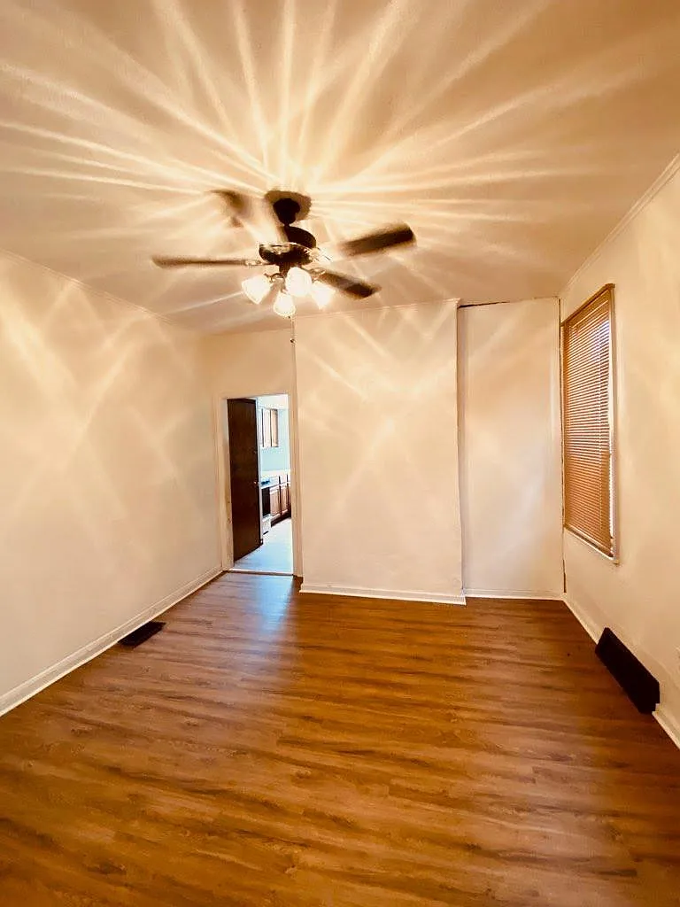 2018 Wayne St photo 1