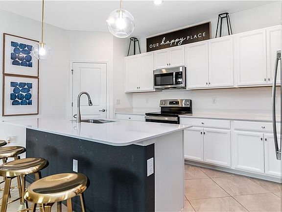 3rd image of 2425 Orchard ST