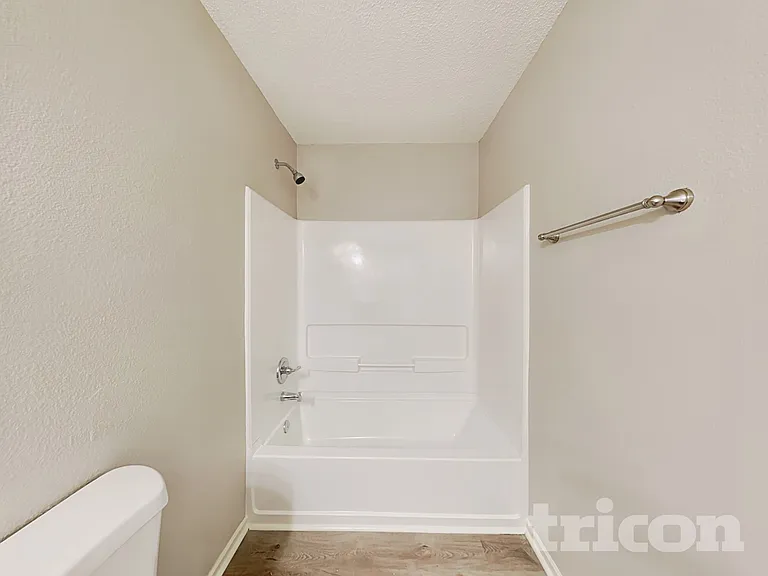 10428 Kensington Way — Photo 13