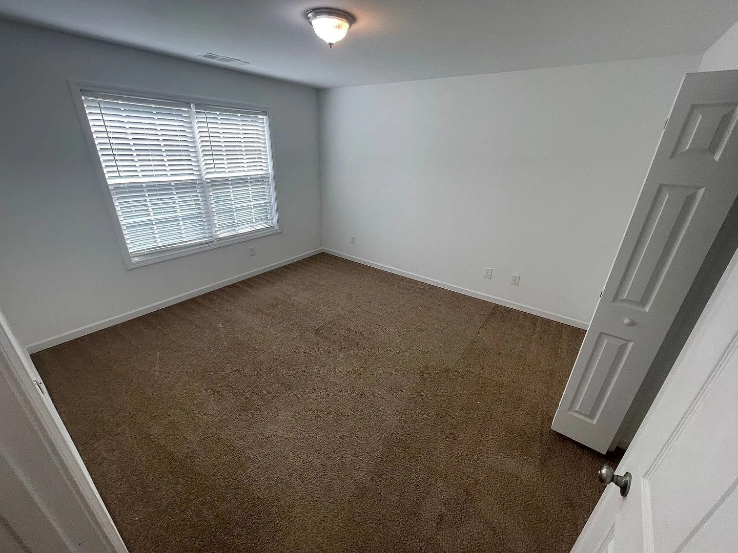 Pre-Leasing For August 9th 2027! — Photo 4