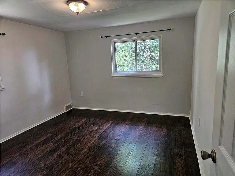 1907 Hanover St #10 — Photo 12