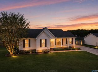 27 Robin Ct, Hartselle, AL 35640