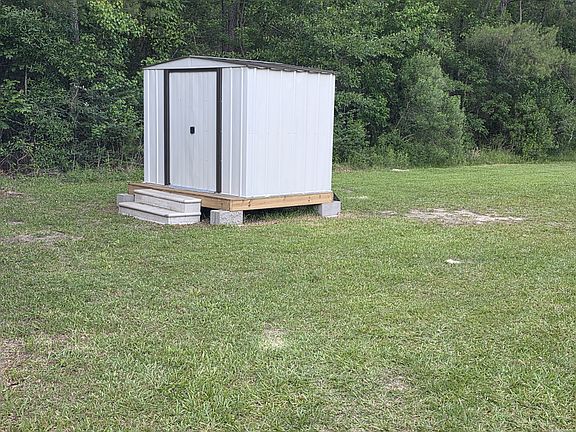 Storage building
