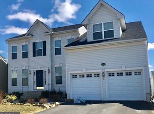 17672 Marbury St, Round Hill, VA 20141