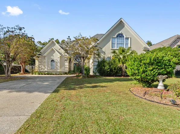 2013 Pointe Clear Dr, Biloxi, MS 39531