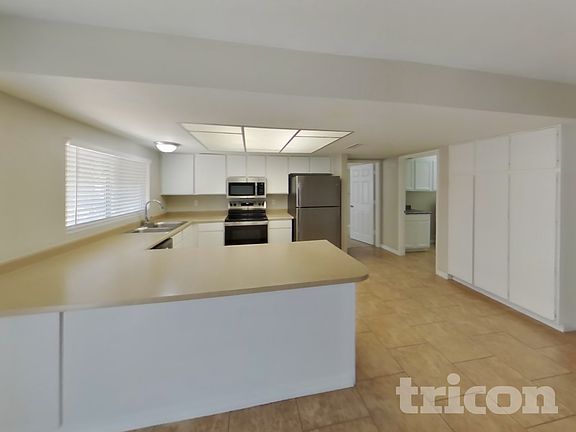 5th image of 1113 W Runion Dr