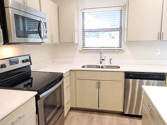 4th image of 1336 Winding Brook Cir #202