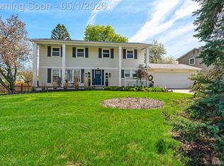 6109 Pebbleshire Dr, Grand Blanc, MI 48439