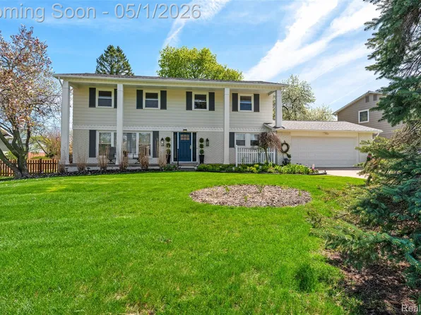 6109 Pebbleshire Dr, Grand Blanc, MI 48439