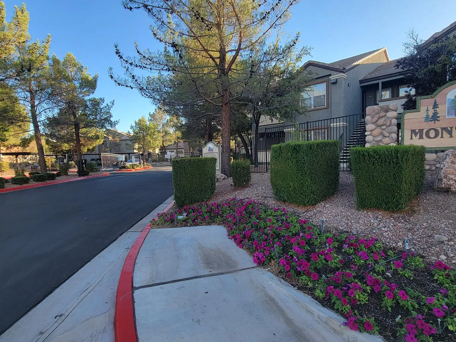 555 E Silverado Ranch Blvd — Photo 3