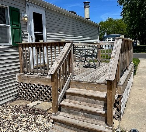 3rd image of 9 Hickory Ln
