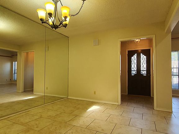 5th image of 3917 Driftwood Dr