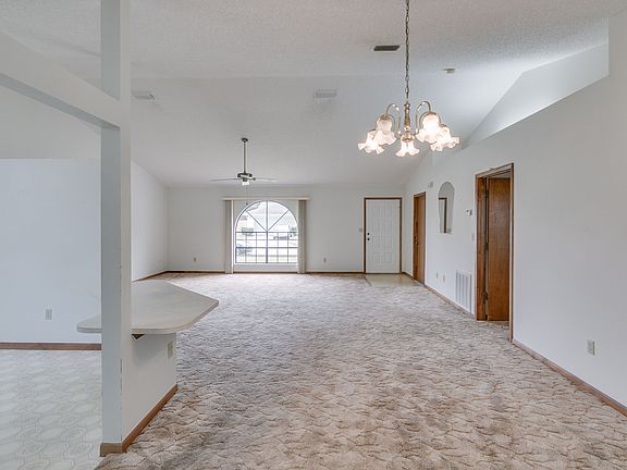 2nd image of 3470 Cabbage Palm Ave