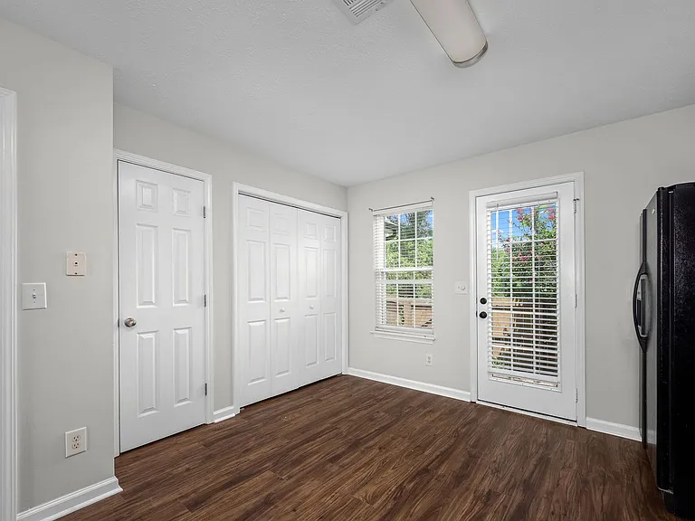 340 Stewarts Landing Cir — Photo 14