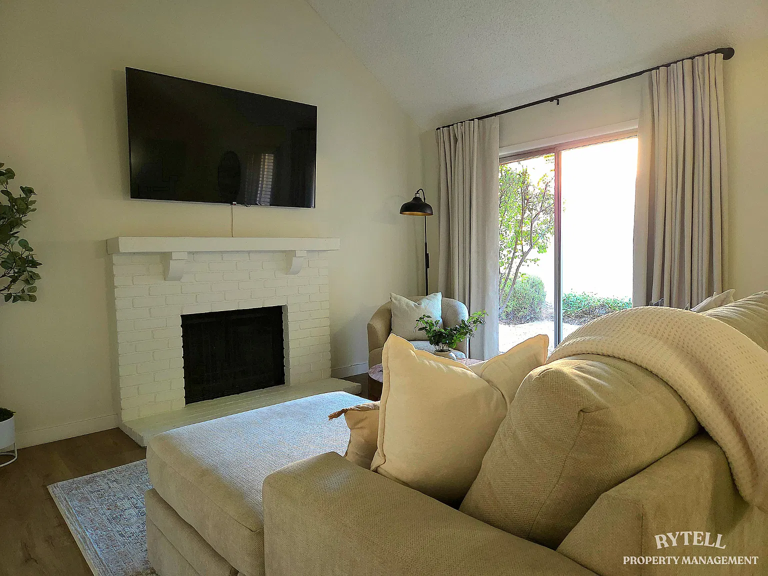 3 bed, 1522 sqft, $3,475 — Photo 3