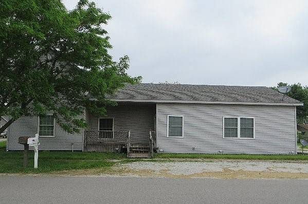 2nd image of 302 E Yellow St