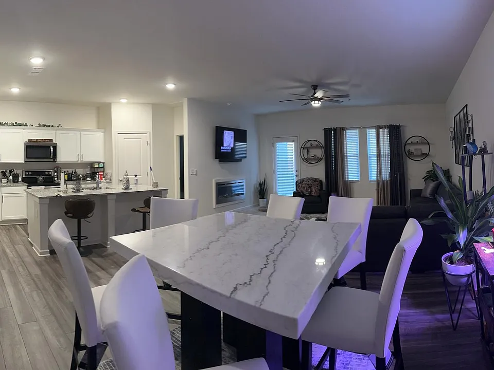 Knightsbridge Ln