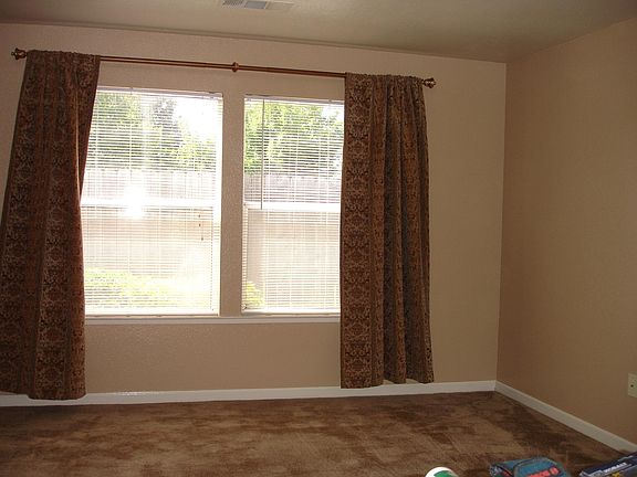 4th image of 2715 V St APT A