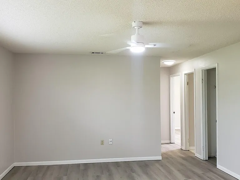 1306 Woodingham Ct — Photo 6