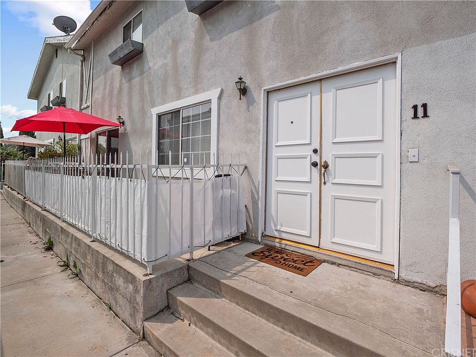 1st image of 15946 Sherman Way Unit 11