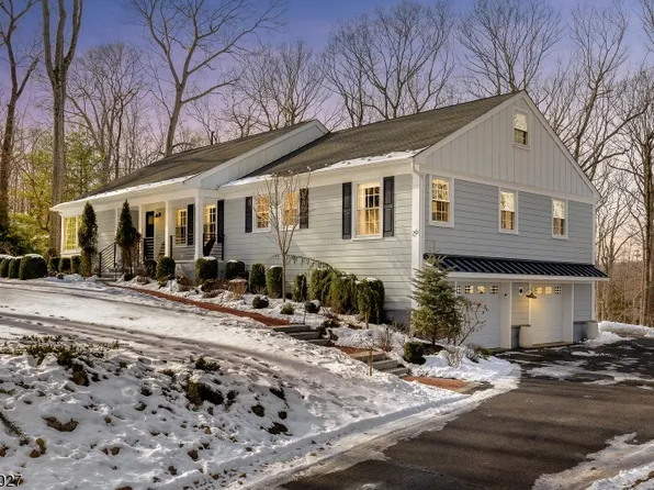 26 Robin Glen Rd, Watchung Boro, NJ 07069