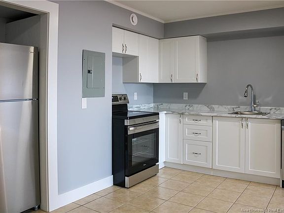 4th image of 1751 Main St #432