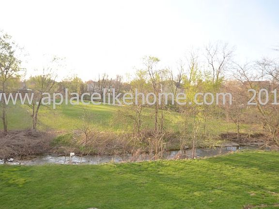 2nd image of 414 NE Timbercreek Dr