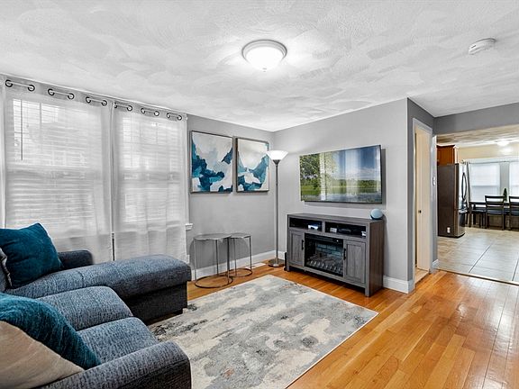 4th image of 11 Essex St