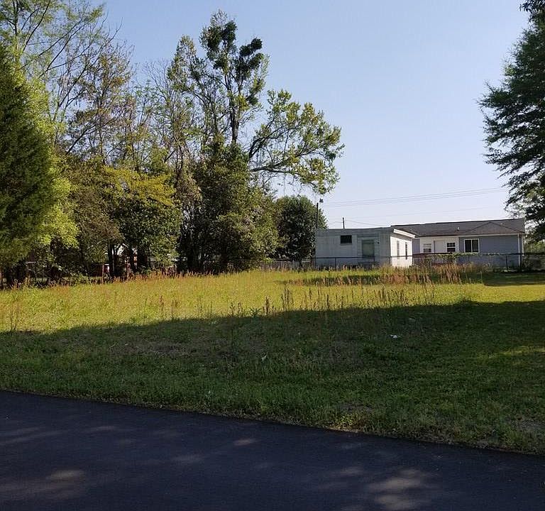 2nd image of Bradham Ave
