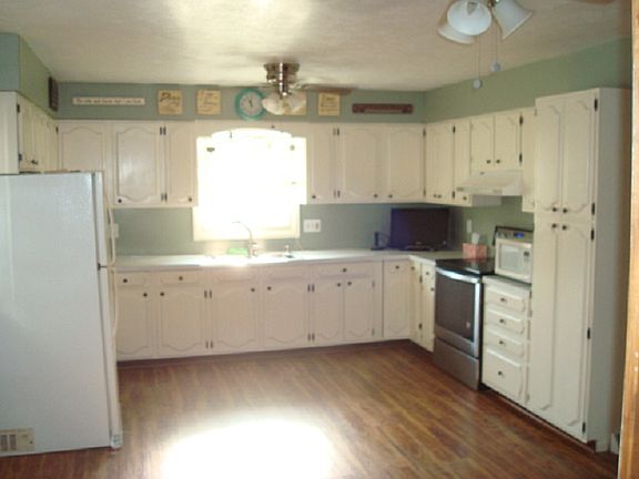 2nd image of 571 N 3rd St
