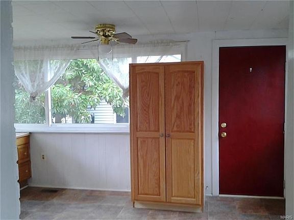 5th image of 6373 Bancroft Ave