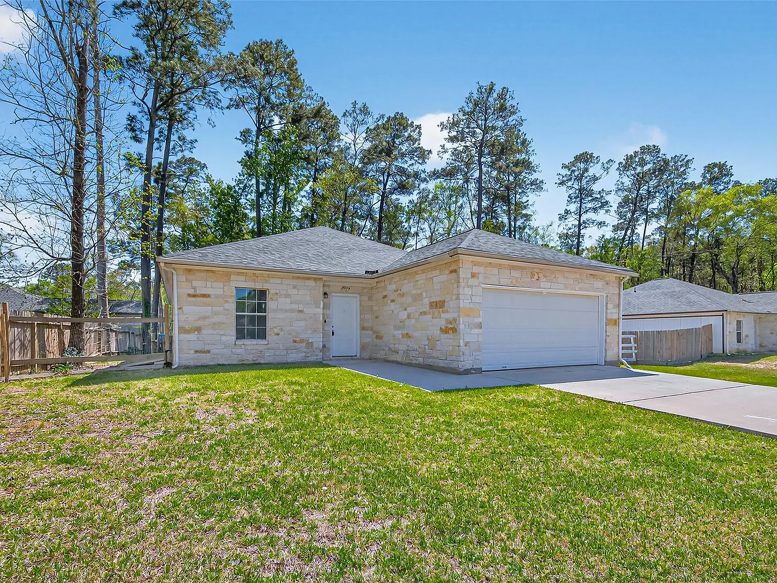3 bed, 2.5 bath, 1620 sqft, $1,800 — Photo 3