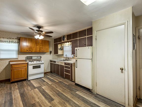 3rd image of 521 S 2nd St